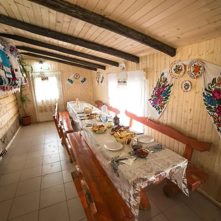 Complex Traditional Casuta Bunicilor-breb Accommodatie bij particulieren *